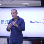 Eaton motiva a la fuerza de ventas de Deltron con una charla inspiradora junto a Eddie Fleischman