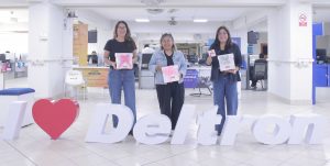 Lenovo sorprende a las mamitas de Deltron con un bonito detalle
