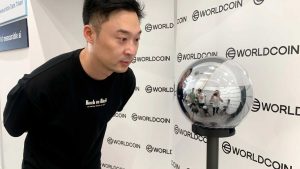 El dilema de Worldcoin:  ¿Por qué países prohíben el escaneo del iris?