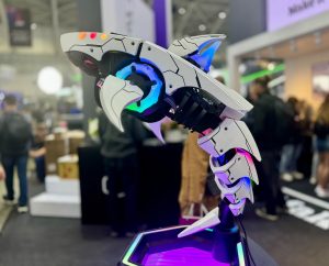 Una computadora que sirve cerveza  Las 10 PCs más increíbles de Computex 2024