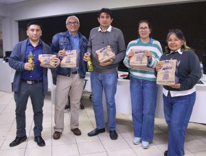 El Equipo de Deltron demuestra su compromiso con un esfuerzo adicional para alcanzar los objetivos del mes