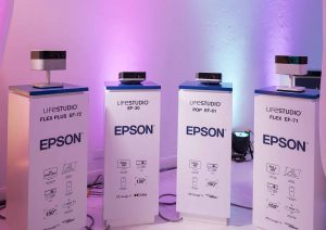Epson presenta su nueva línea de proyectores Lifestudio en un encuentro con clientes y socios estratégicos
