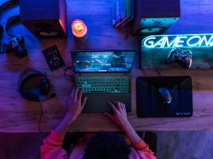 ASUS Gaming V16: La laptop ideal para iniciarse en el mundo gamer sin descuidar los estudios