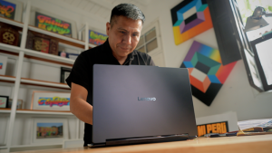 ¡El arte popular peruano se vuelve digital!  Lenovo y Elliot Tupac unen talento y tecnología